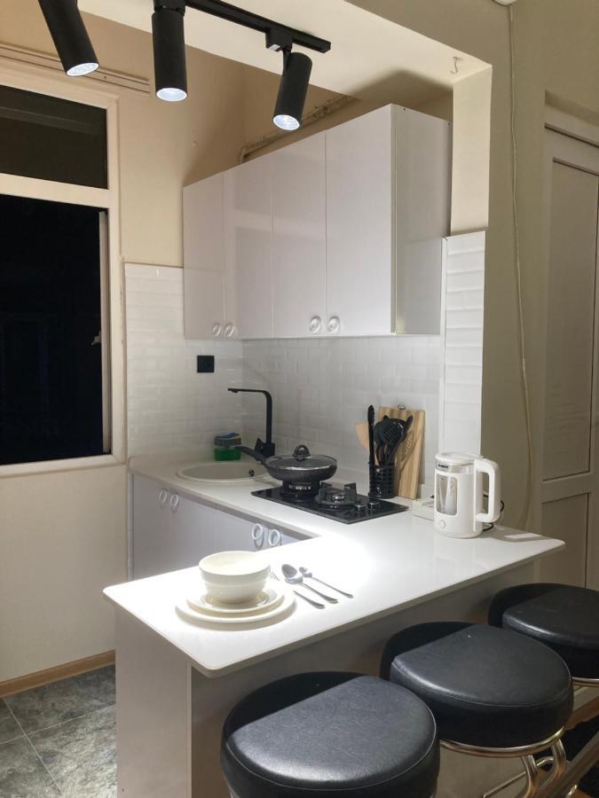 Apartment Kostava 10 Batumi Esterno foto